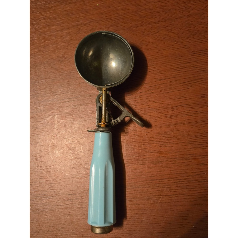 Vintage Ice Cream Scoop Thumb Trigger Blue Fluted Handle Rustic Kitchen Tool